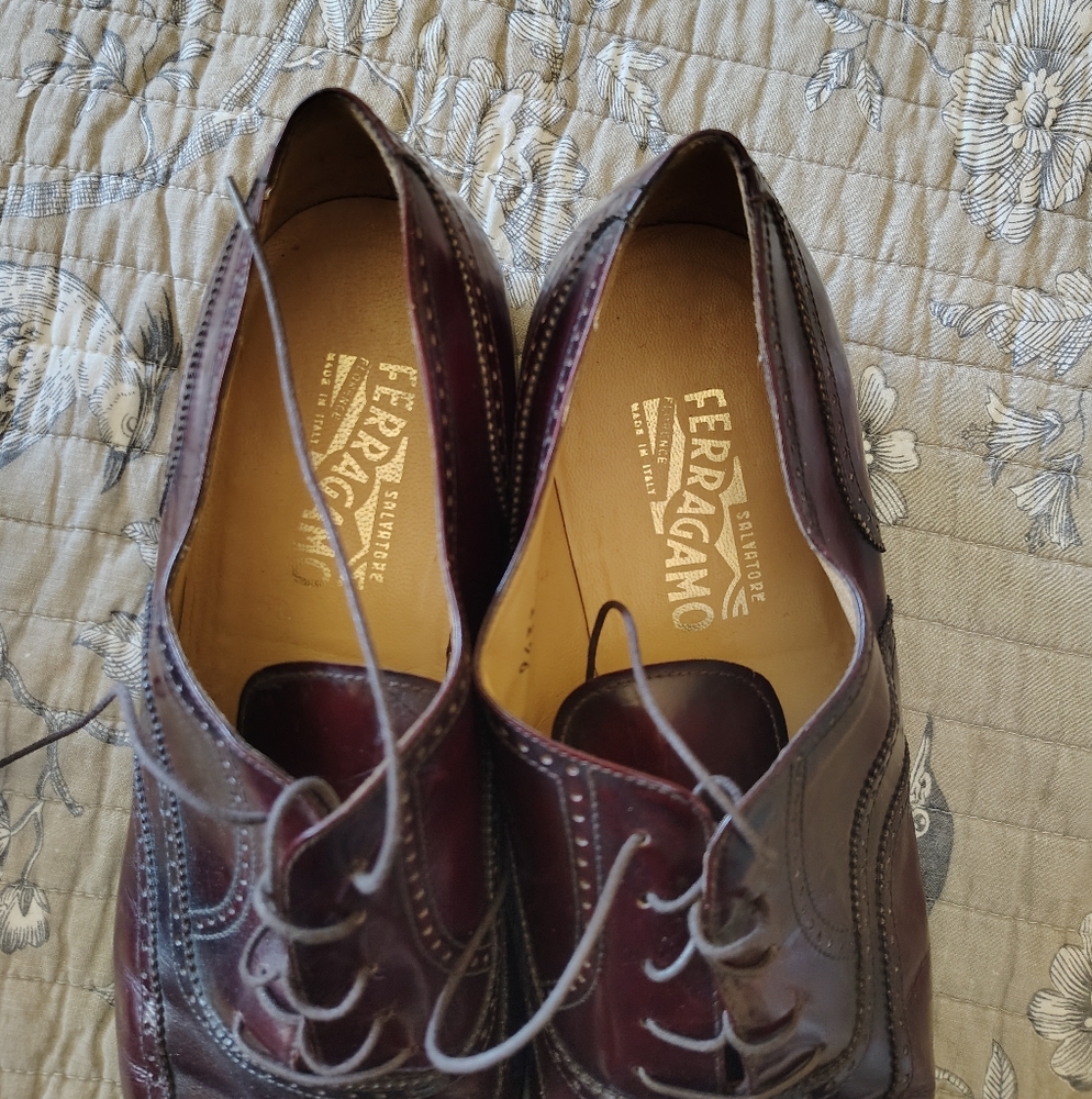 Salvatore Ferragamo Men's Burgundy Leather Shoes